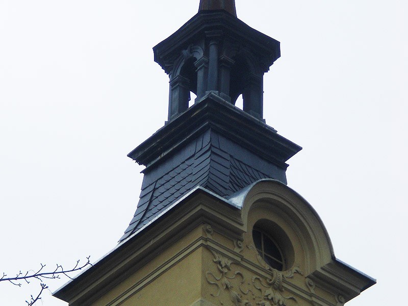 Kirchturm-Dach in Tirol